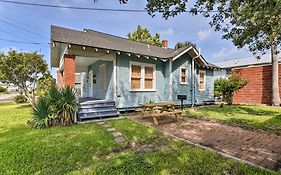 Quaint Galveston Vacation Home - Central Location!